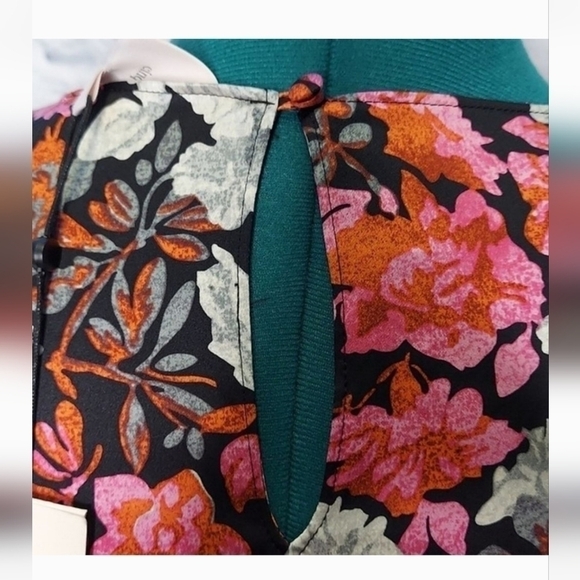 *nwt Cinq a Sept jenny Multi Floral Print Silk tie front blouse Sz Small - Picture 6 of 8